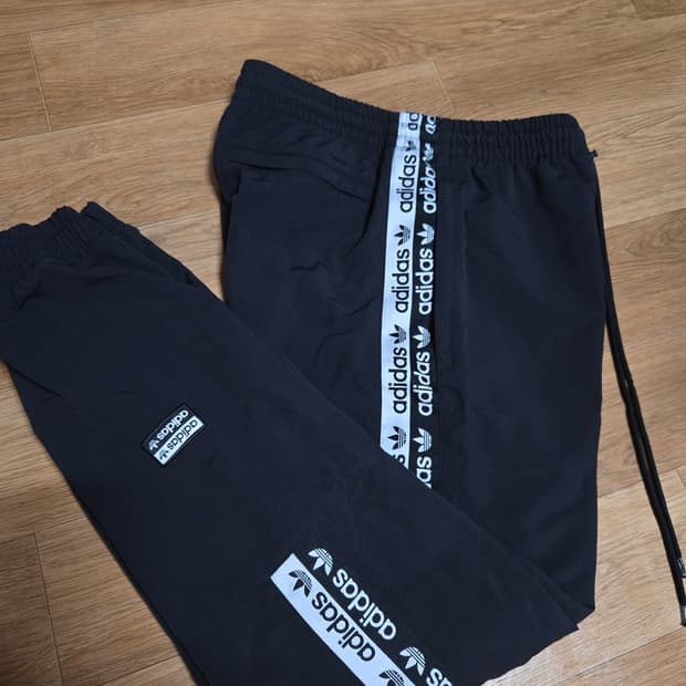 아디다스 자수 테이프라인 트랙 조거팬츠