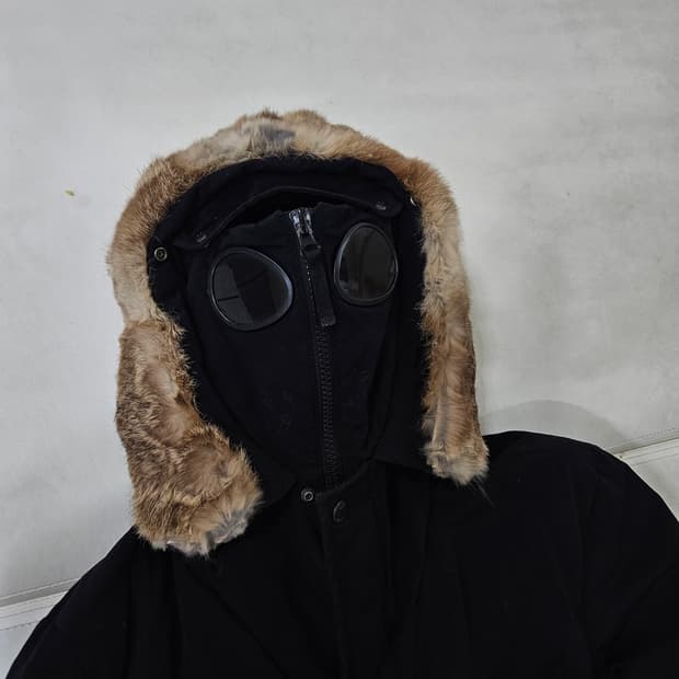 cp컴퍼니 토끼털 고글 롱패딩