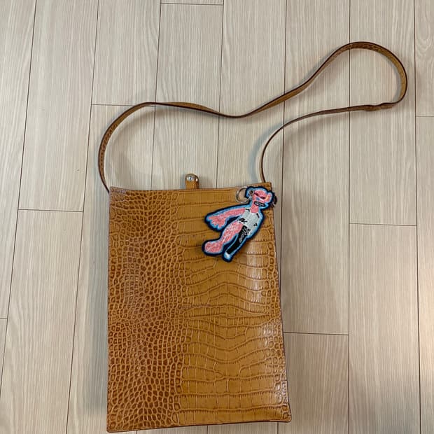 아워레가시 레더 스퀘어 크로스백 