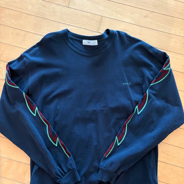 토가 비릴리스 자수 롱슬리브 