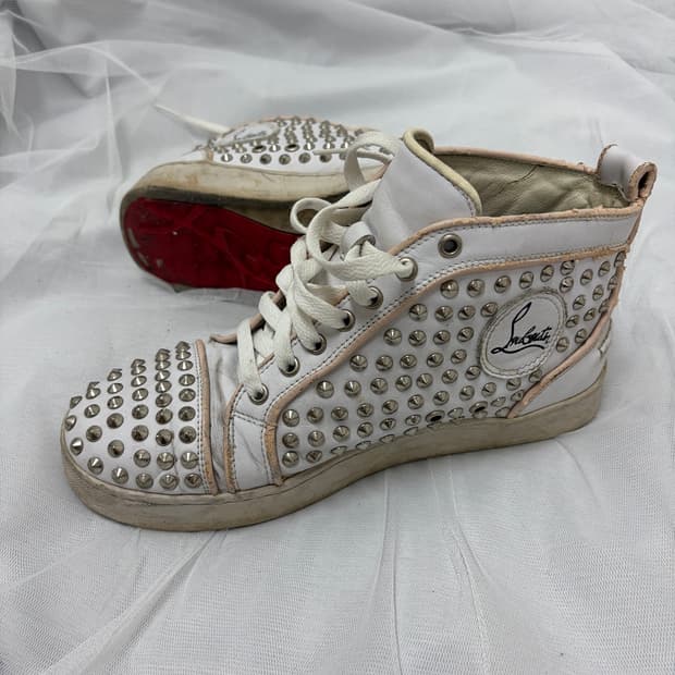 [CHRISTIAN LOUBOUTIN] Stud High-Top