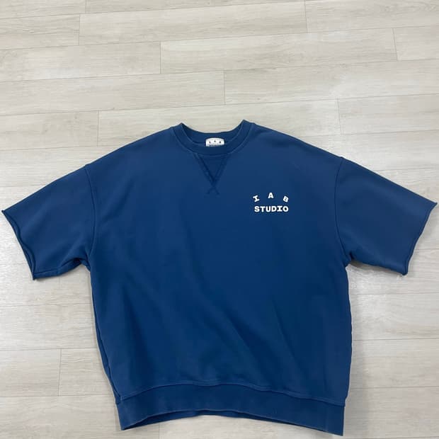 아이앱 스튜디오 헤비 숏슬리브 스웨트셔츠 네이비 - 23FW