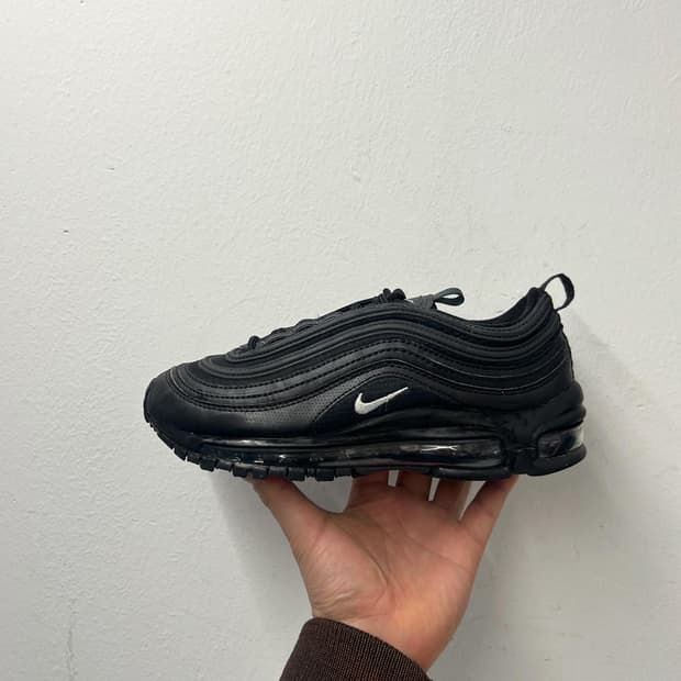 나이키 에어맥스 97 트리플 블랙 235