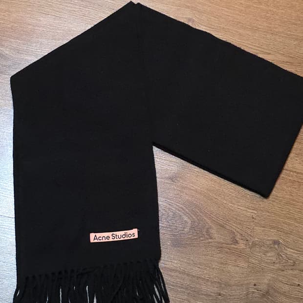 아크네 스튜디오 머플러