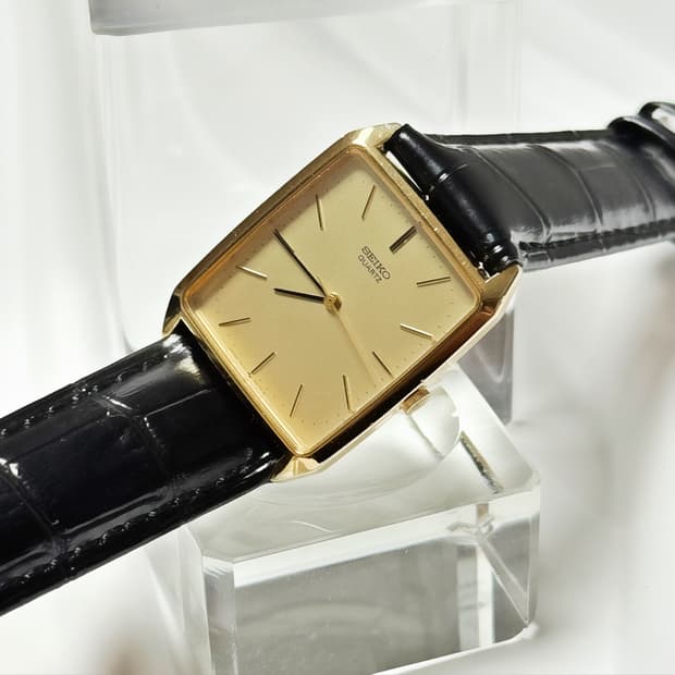 80s90s 빈티지 세이코 미니멀 골드 탱크 워치