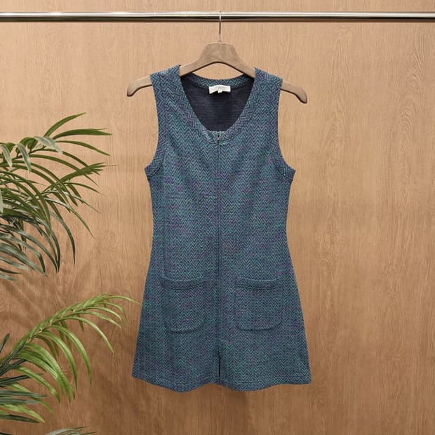 미쏘니 슬리브리스 미디 원피스 체브론 패턴 더블 포켓 디테일 컬러 믹스