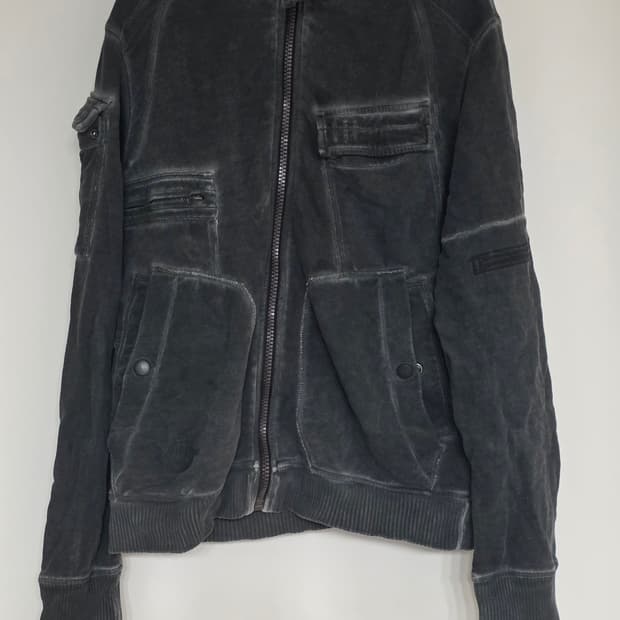 DIESEL ๋นํฐ์ง ์์ฑ ํ๋ ์ง์
