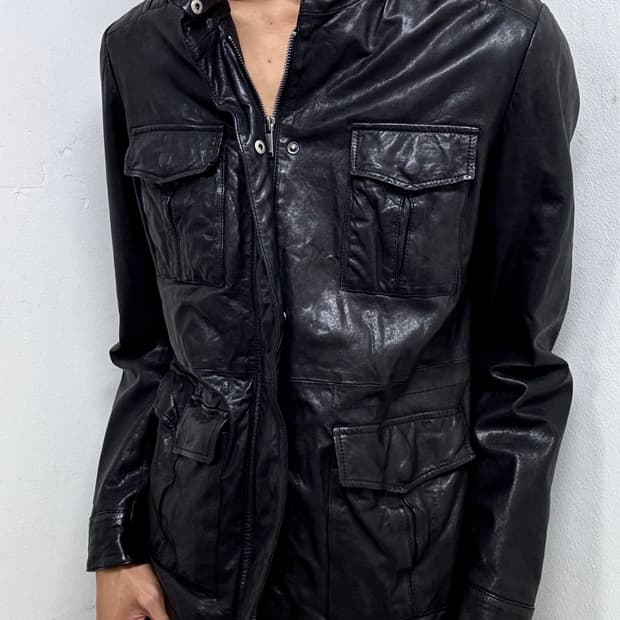 [Leather]Gimmick Pocket Detail Leather J