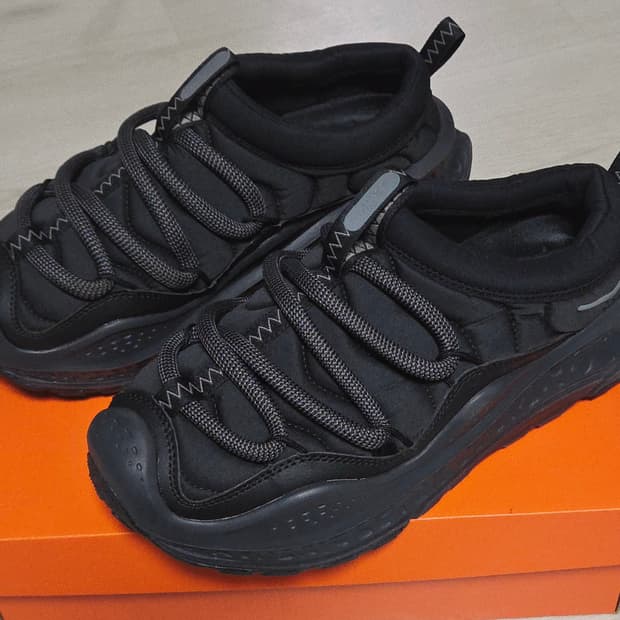 호카 오라 프리모 블랙 HOKA