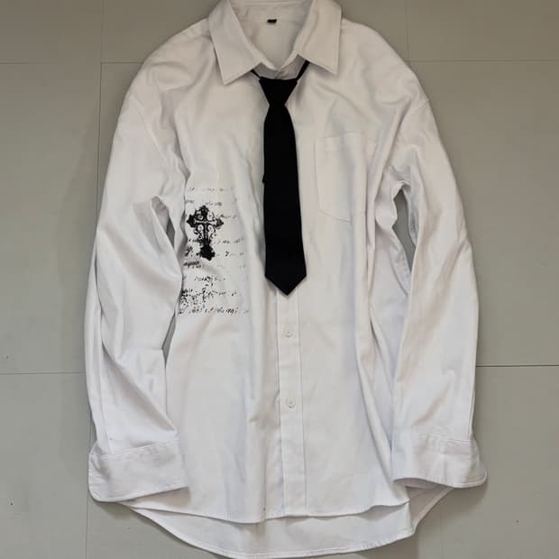 • Hurt Printed White Shirt & Tie Set