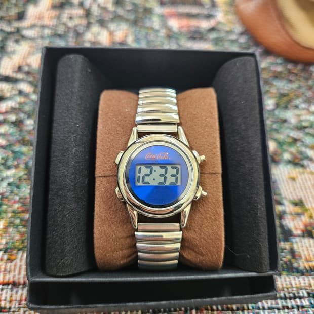 2000년 코카콜라 디지털 메탈시계