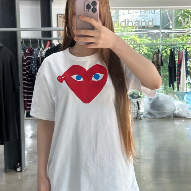 꼼데가르송 플레이 레드더블하트 블루아이 반팔티