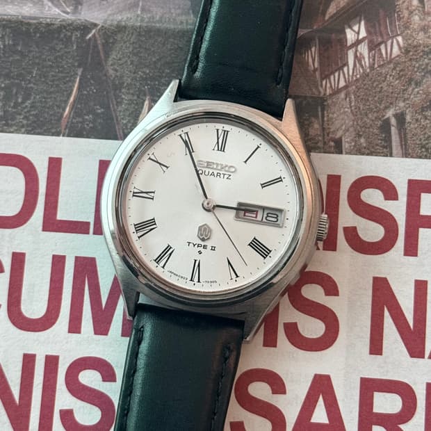세이코 Seiko TYPE II 쿼츠 로만 인덱스 데이데이트