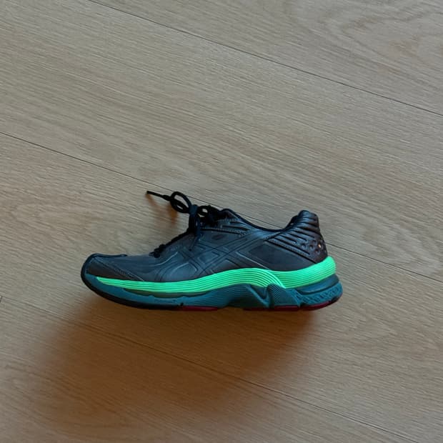 키코코스타디노브 x 아식스 젤 테서렉트 건메탈 230