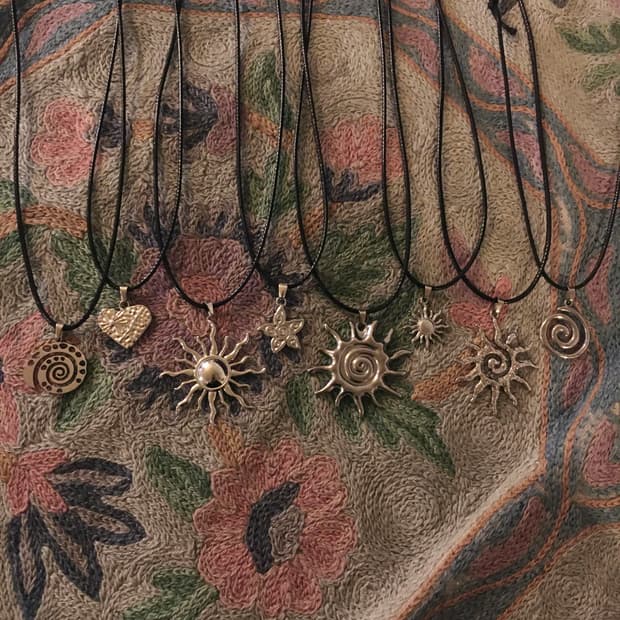 {take a selfie pendant necklace}