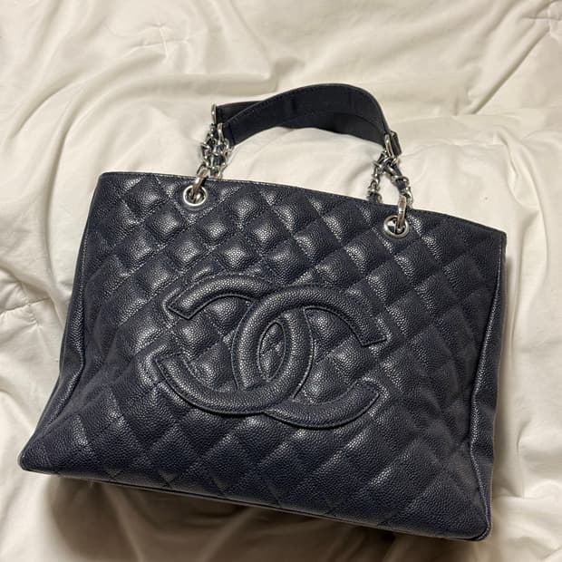 샤넬 그랜드샤핑 네이비 캐비어