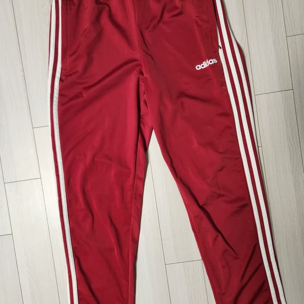 아디다스 에센셜 3S T 트랙 팬츠 TRIC EI4886 사이즈L

약간