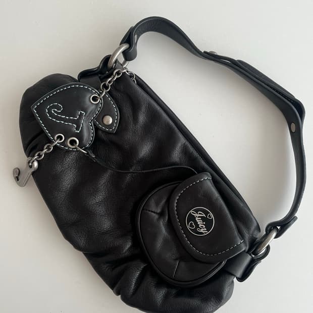 쥬시꾸뛰르 빈티지 하트참 미니백 블랙