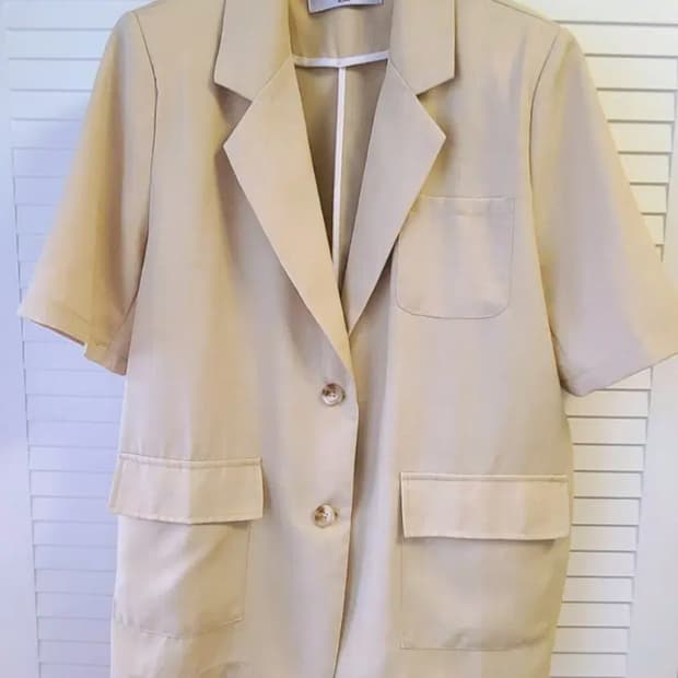 LECCOVE 베이지 반팔 자켓