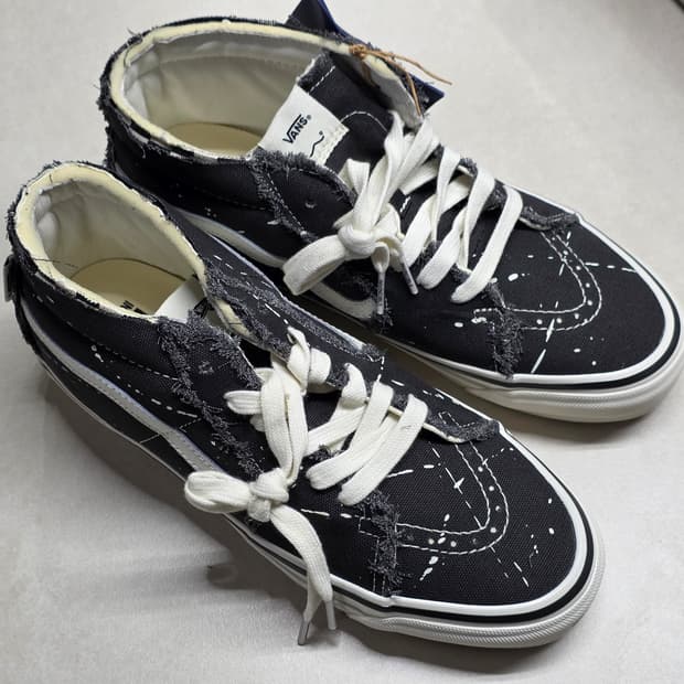 반스 인빈시블 스케이트 미드 블랙 275