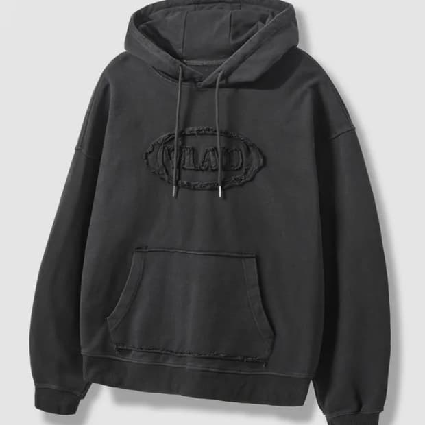 VLAD 컷오프 아플리케 후드 티셔츠_블랙