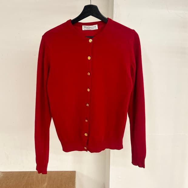 버버리 레드 골드버튼 가디건