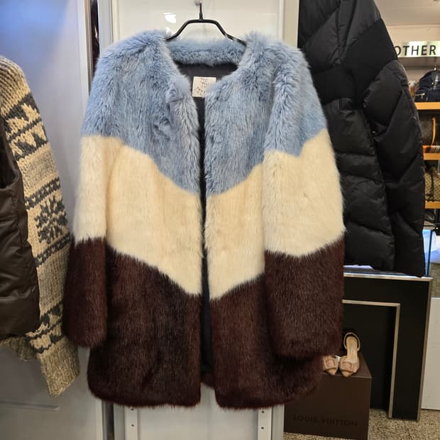 진진아일랜드 에코퍼 코트