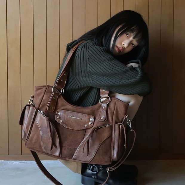 이우가마카라스 스웨이드 숄더백