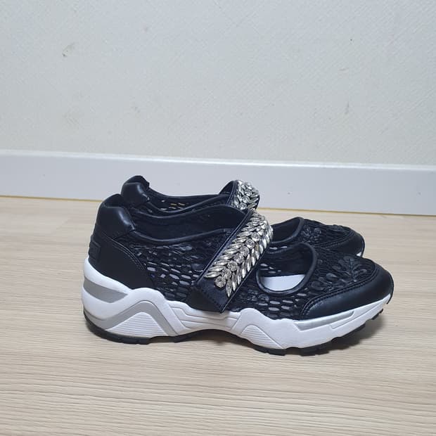 슈콤마보니 메쉬 스니커즈 255