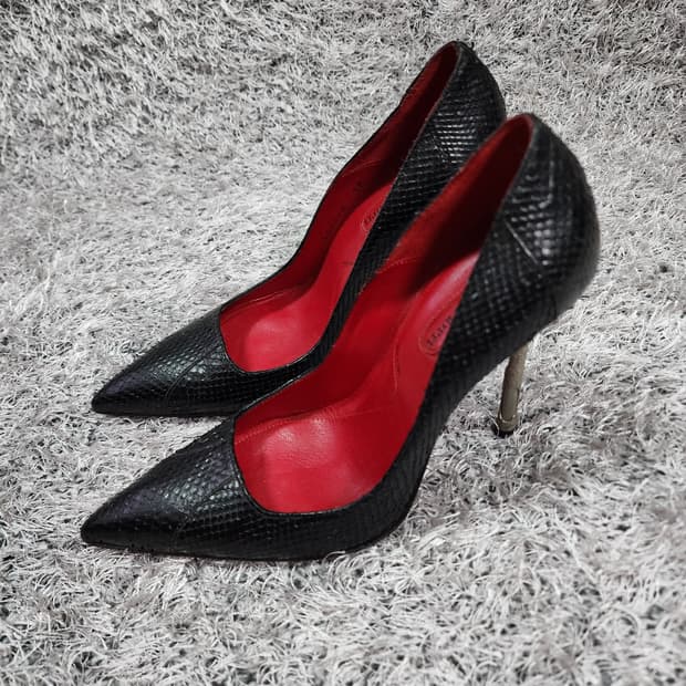 체사레 파치오티 파이톤 하이힐 36