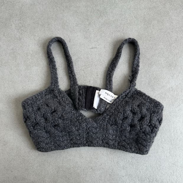 알렉산더 맥퀸 케이블 크롭 니트 탑