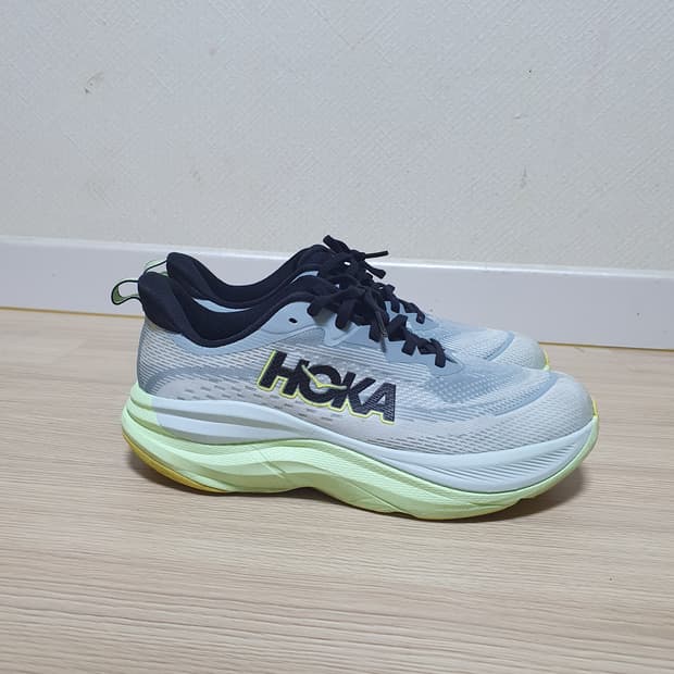 호카 스카이플로우 와이드 러닝화 265
