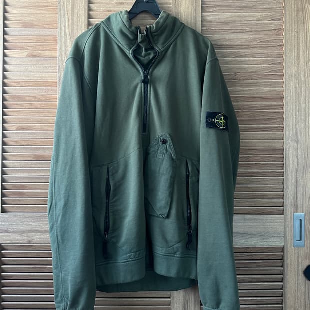 스톤아일랜드 하프집업 맨투맨