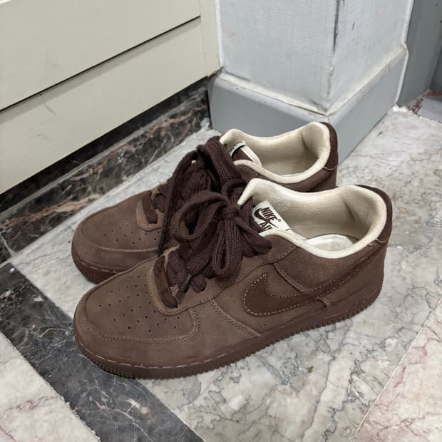 나이키 에어포스 카카오 와우 260