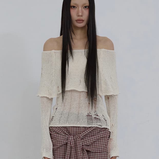 DISTRESSED OFF-SHOULDER TOP_ IVORY