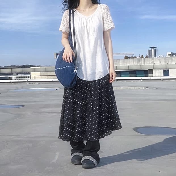 블랙 도트 스커트+ 프릴 탑 코디 set