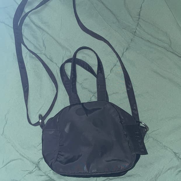 큘 kul bundy 블랙 미니 도트백