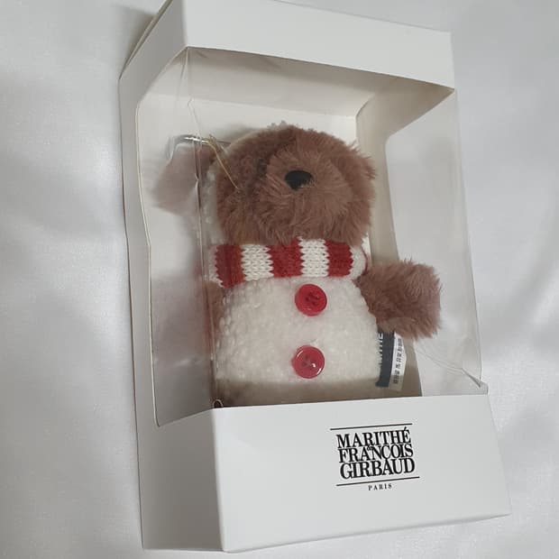 브라운 화이트 레드 곰돌이 목도리 단추 마리떼 프랑소와 저버 키링 