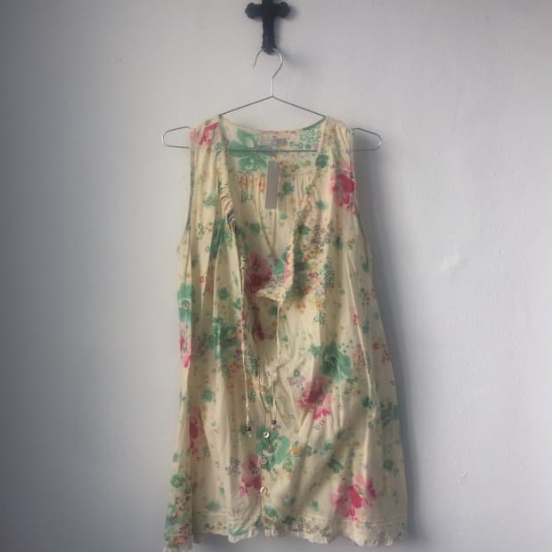 Flower pattern sleeveless