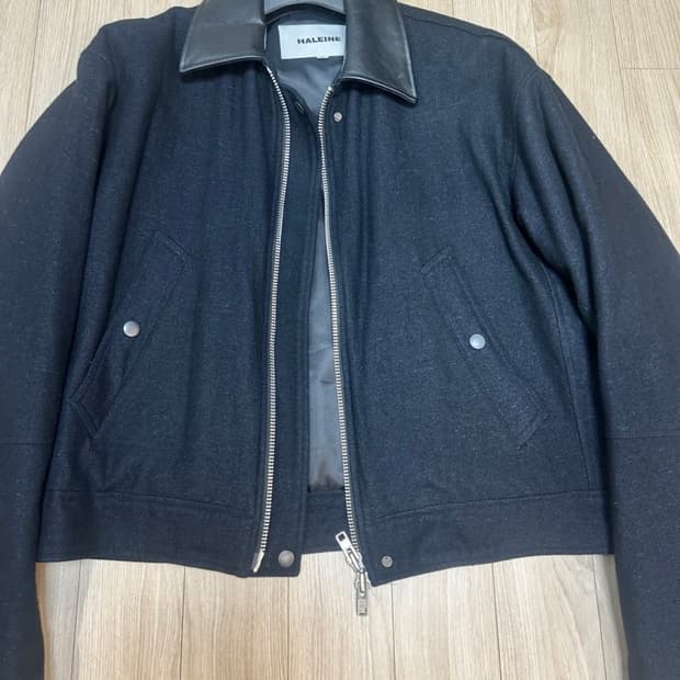 착샷 o) 알렌느 울 워크 자켓 네이비 2사이즈