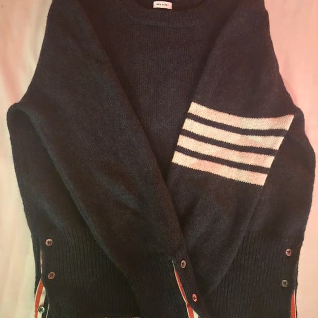 톰브라운 울니트 팝니다 4사이즈