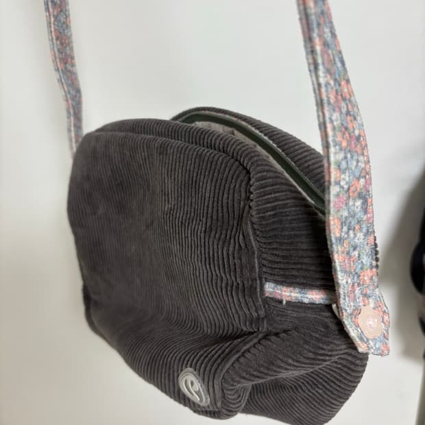 코이세이오 파우치 백