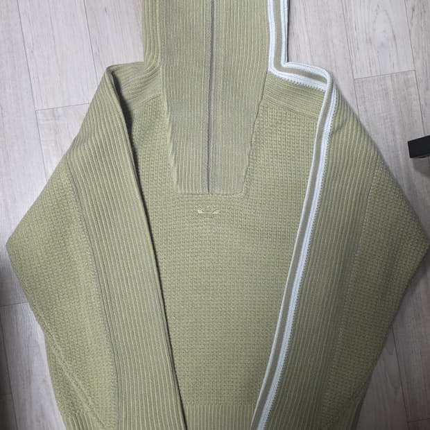 아디다스 반집업 빅카라 니트(희귀)