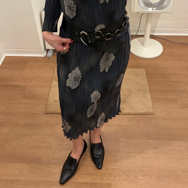 플로럴 플리츠 미디 스커트