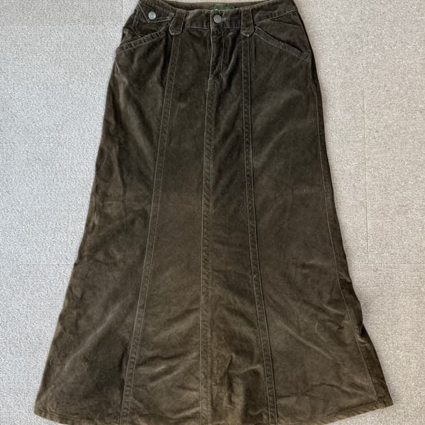 에디바우어 코듀로이 스커트