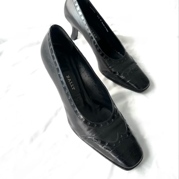 BALLY classy leather pumps heels