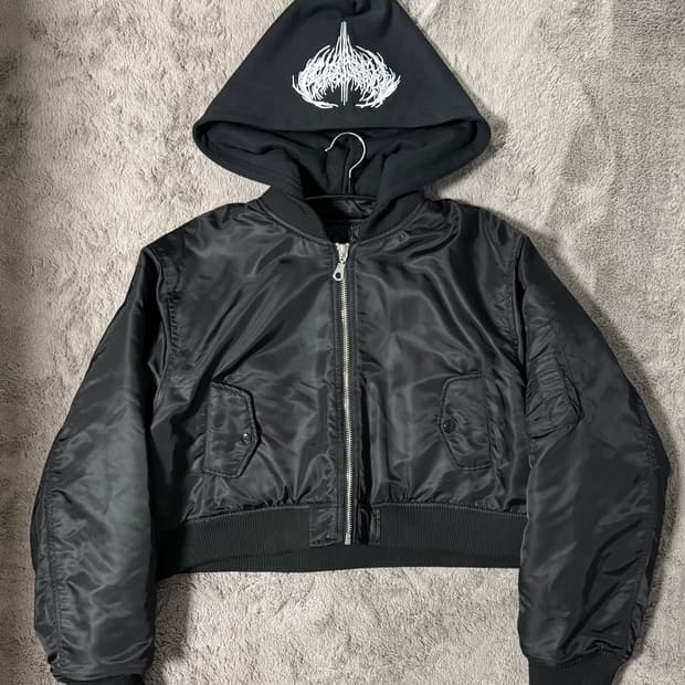 (카티,버버리에리 착용) 나르시스트 봄버 자켓 M사이즈