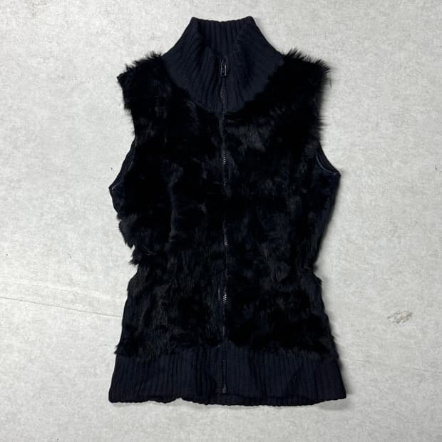 고딕 퍼 니트 베스트 