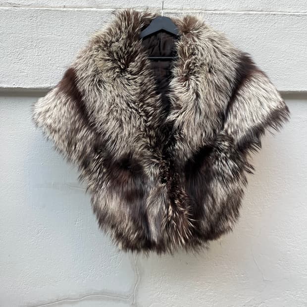 라쿤 퍼 케이프 머플러