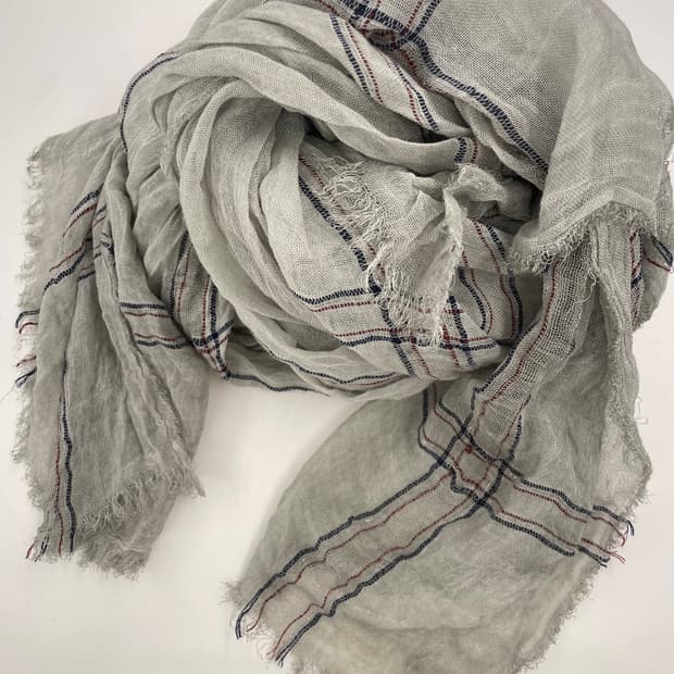 페일 그레이 체크 패턴 머플러